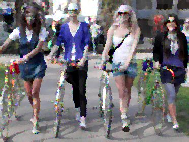 les jeunes sortent en vélo -young ladies on Bike - les jeunes filles se déplacent en vélo - elles ont la classe en vélo électrique - http://1.bp.blogspot.com